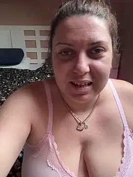 Snapshot of virag chatting on 10.21.25 virag online show from 10.21.25