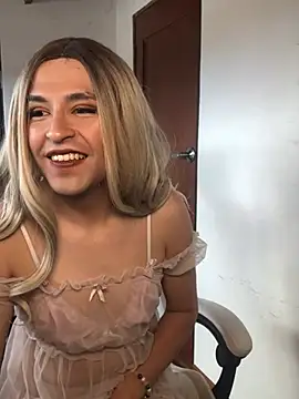 Snapshot of Aly_scarf chatting on 01.06.25 Aly scarf online show from 01.06.25