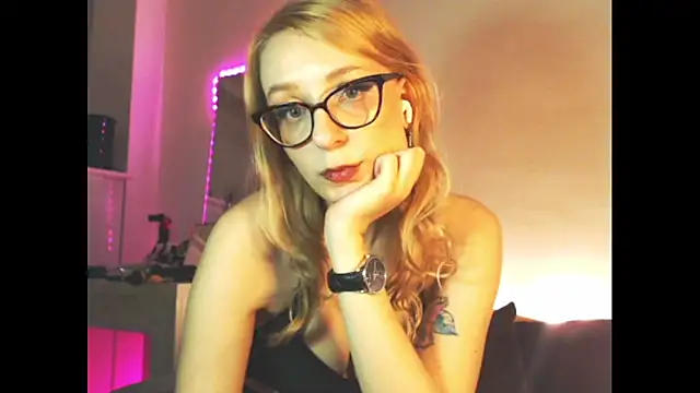 Snapshot of welliza chatting on 01.09.25 welliza online show from 01.09.25