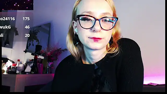 Snapshot of welliza chatting on 02.27.25 welliza online show from 02.27.25