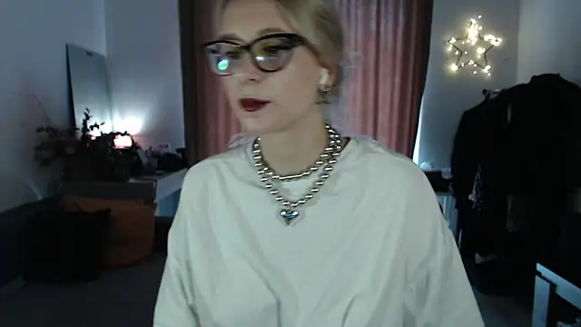 Snapshot of welliza chatting on 09.12.25 welliza online show from 09.12.25