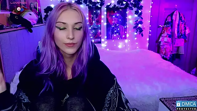 Violet Noir online show from 01.29.25