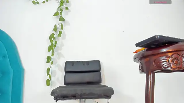 BunnyHotsx online show from 12.13.24