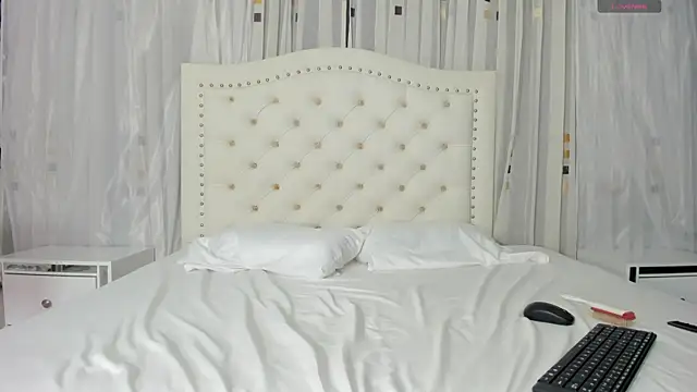 BunnyHotsx online show from 02.23.25