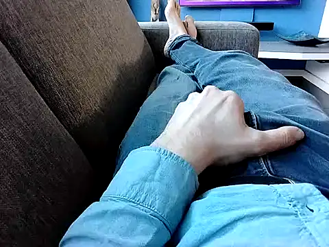Snapshot of jk1981jk chatting on 03.04.25 jk1981jk online show from 03.04.25