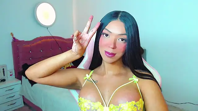 Tanedra collings online show from 04.13.26