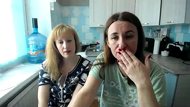 DonnaMagdalena online show from 09.30.25