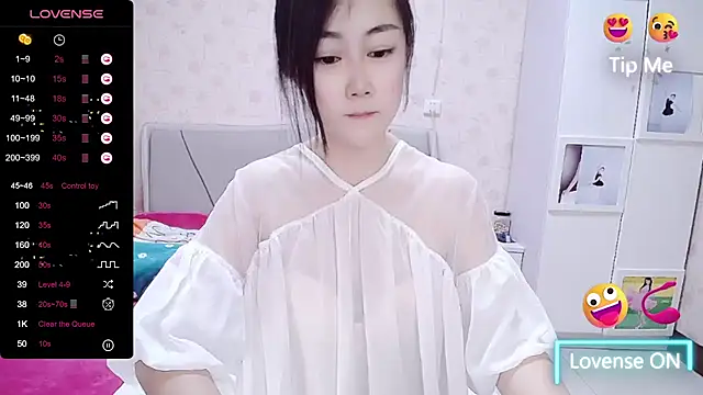 Snapshot of Elvira_baby chatting on 01.10.25 Elvira baby online show from 01.10.25