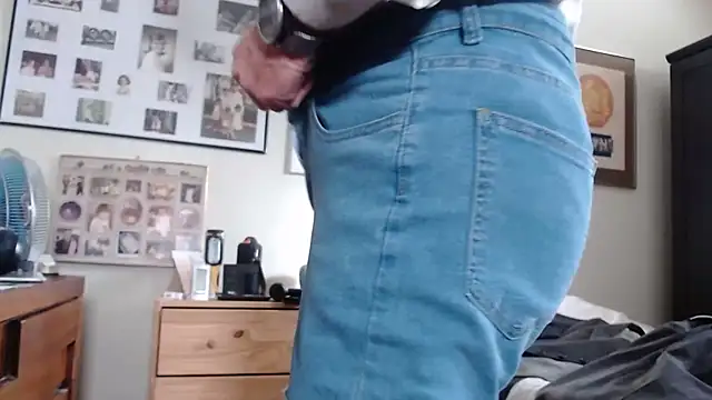 Snapshot of hottottrot691 chatting on 12.29.24 hottottrot691 online show from 12.29.24