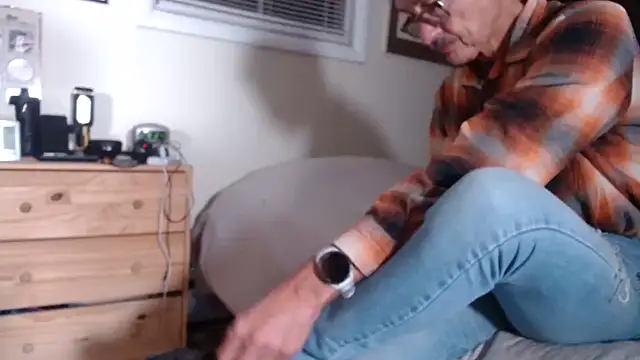 hottottrot691 online show from 11.12.25