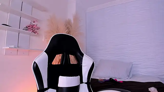 CamileHolmes online show from 07.25.26