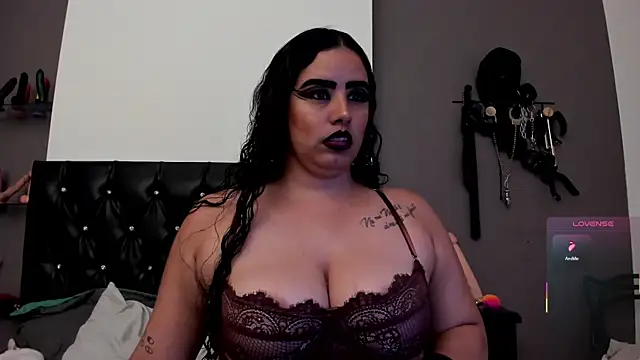 Snapshot of MariaGaitan chatting on 11.02.25 MariaGaitan online show from 11.02.25