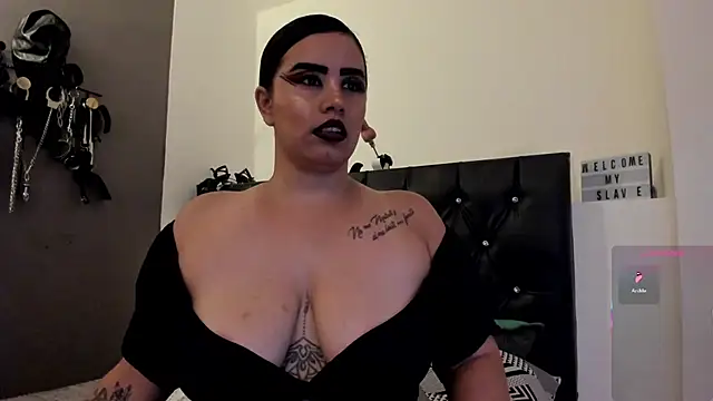 Snapshot of MariaGaitan chatting on 11.07.25 MariaGaitan online show from 11.07.25