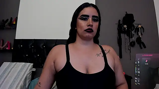 Snapshot of MariaGaitan chatting on 11.10.25 MariaGaitan online show from 11.10.25