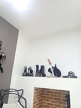 Snapshot of MariaGaitan chatting on 11.19.25 MariaGaitan online show from 11.19.25