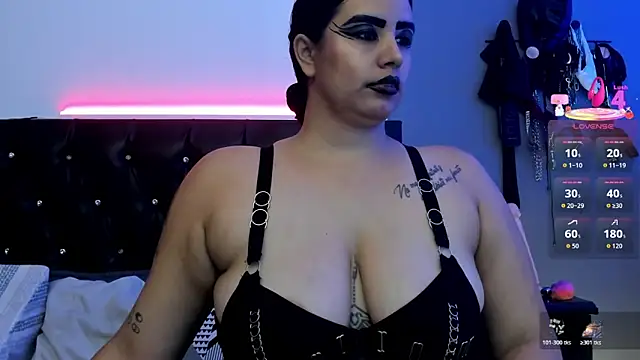 Snapshot of MariaGaitan chatting on 11.24.25 MariaGaitan online show from 11.24.25