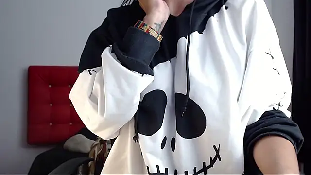 Lucynaugthyy online show from 01.12.25