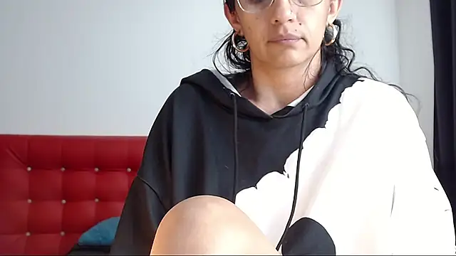 Lucynaugthyy online show from 01.13.25
