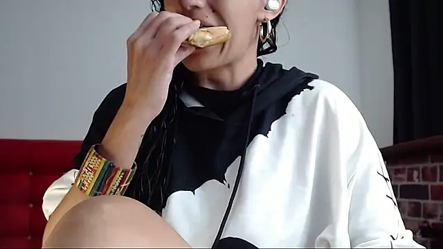 Lucynaugthyy online show from 01.26.25