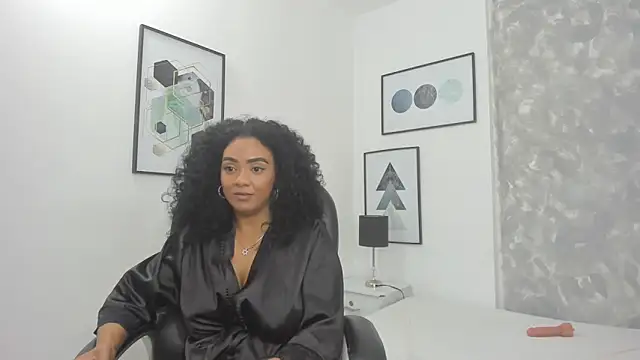 Snapshot of Tanisha__campbell chatting on 12.18.24 Tanisha campbell online show from 12.18.24