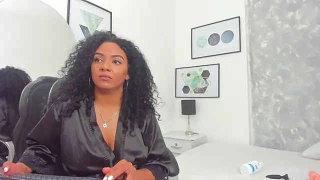 Snapshot of Tanisha__campbell chatting on 02.20.25 Tanisha campbell online show from 02.20.25
