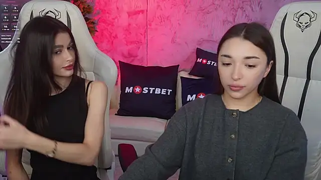 Snapshot of Jasmine_Flow chatting on 12.17.24 Jasmine Flow online show from 12.17.24