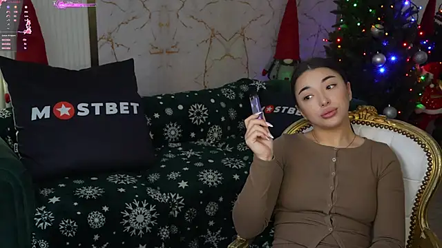Snapshot of Jasmine_Flow chatting on 12.20.24 Jasmine Flow online show from 12.20.24