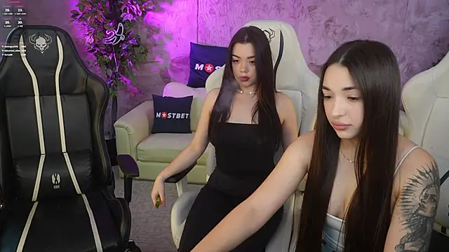 Snapshot of Jasmine_Flow chatting on 12.26.24 Jasmine Flow online show from 12.26.24