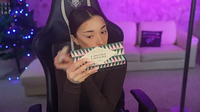 Jasmine Flow online show from 12.17.25