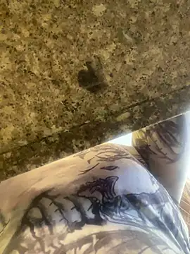 Tiffanysurez  online show from 01.17.26