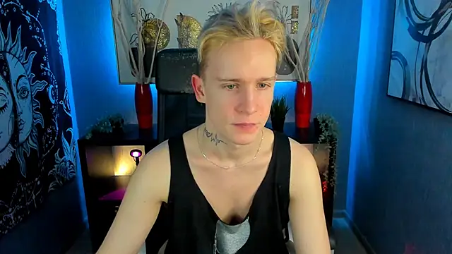 Snapshot of AlexxSweet chatting on 12.25.24 AlexxSweet online show from 12.25.24