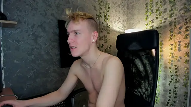 Snapshot of AlexxSweet chatting on 01.12.25 AlexxSweet online show from 01.12.25