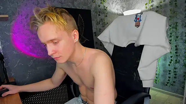 Snapshot of AlexxSweet chatting on 01.24.25 AlexxSweet online show from 01.24.25
