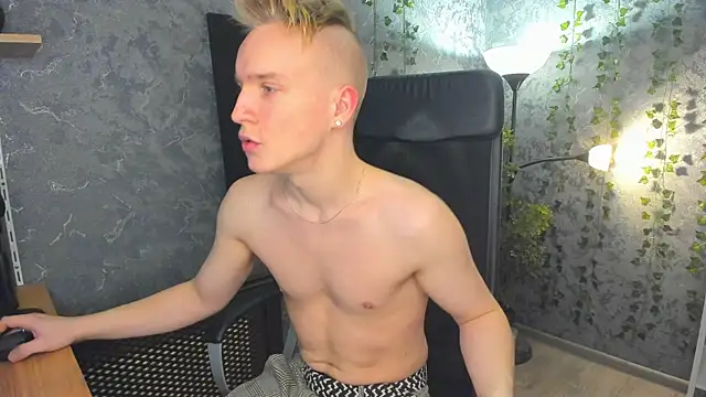 Snapshot of AlexxSweet chatting on 02.03.25 AlexxSweet online show from 02.03.25