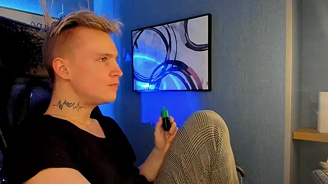 Snapshot of AlexxSweet chatting on 02.23.25 AlexxSweet online show from 02.23.25