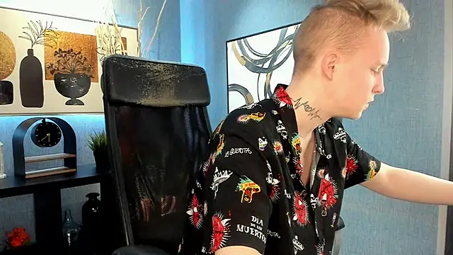 Snapshot of AlexxSweet chatting on 03.15.25 AlexxSweet online show from 03.15.25