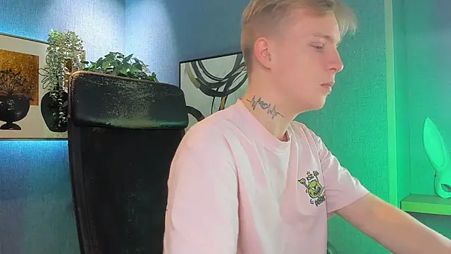 AlexxSweet online show from 11.16.25