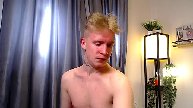 Snapshot of AlexxSweet chatting on 05.15.26 AlexxSweet online show from 05.15.26