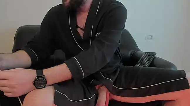 Snapshot of KingMalcom chatting on 12.18.24 KingMalcom online show from 12.18.24