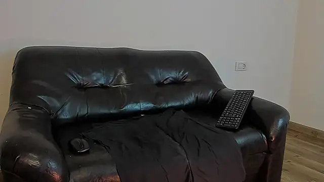 Snapshot of KingMalcom chatting on 02.19.25 KingMalcom online show from 02.19.25