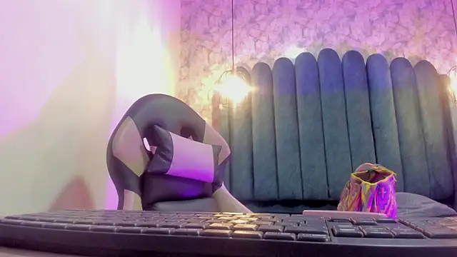 nalalye cruzz  online show from 09.09.25