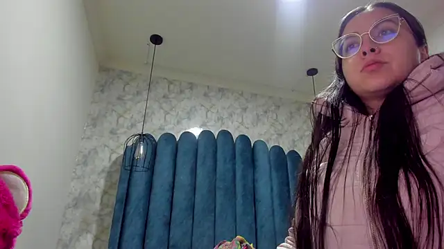 nalalye cruzz  online show from 10.10.25