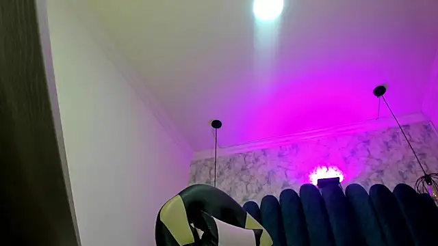 nalalye cruzz  online show from 02.26.26