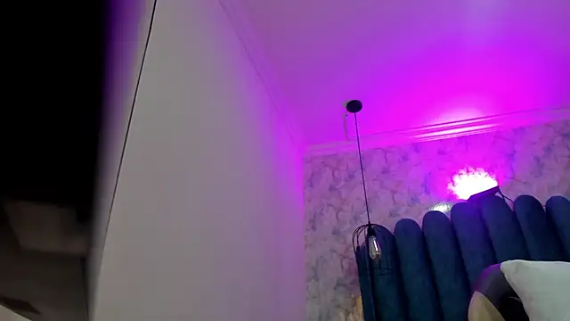 nalalye cruzz  online show from 04.11.26