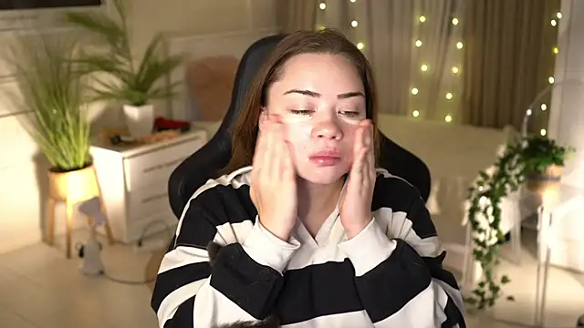 VixenMia online show from 01.06.25