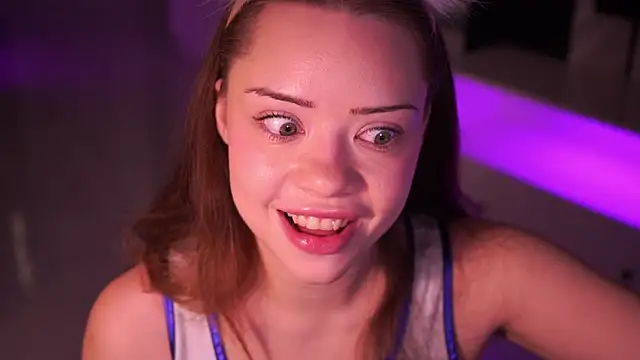 VixenMia online show from 12.16.25