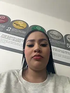 Snapshot of Luisa_Fernandaa chatting on 09.24.25 Luisa Fernandaa online show from 09.24.25