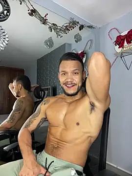 ARON TAYLER01 online show from 12.04.24