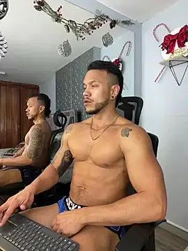 ARON TAYLER01 online show from 12.11.24