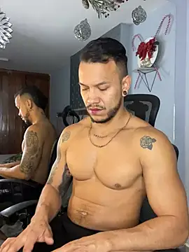 ARON TAYLER01 online show from 12.12.24